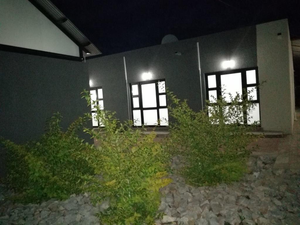 Tsumeb Guesthouse Kamho Exterior photo