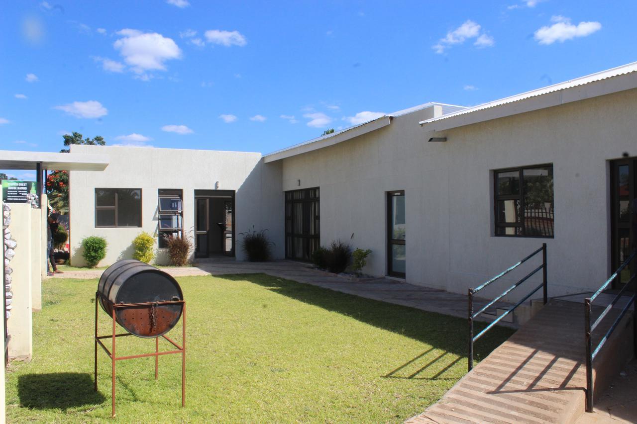 Tsumeb Guesthouse Kamho Exterior photo